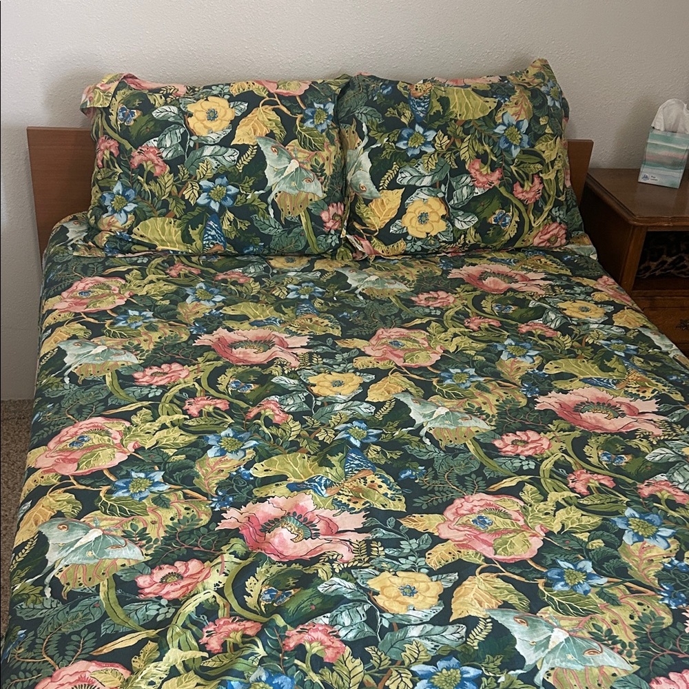Pottery Barn King Duvet set/ 2 shams Botanical - Vintage-Inspired Home Bedding